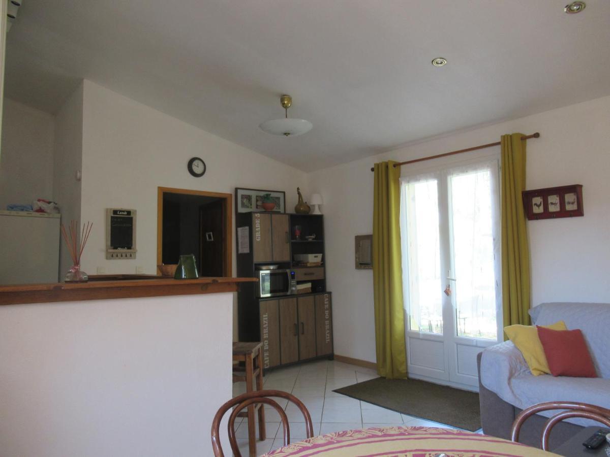 Vila Le Cabanon Des Hirondelles Villecroze Exteriér fotografie