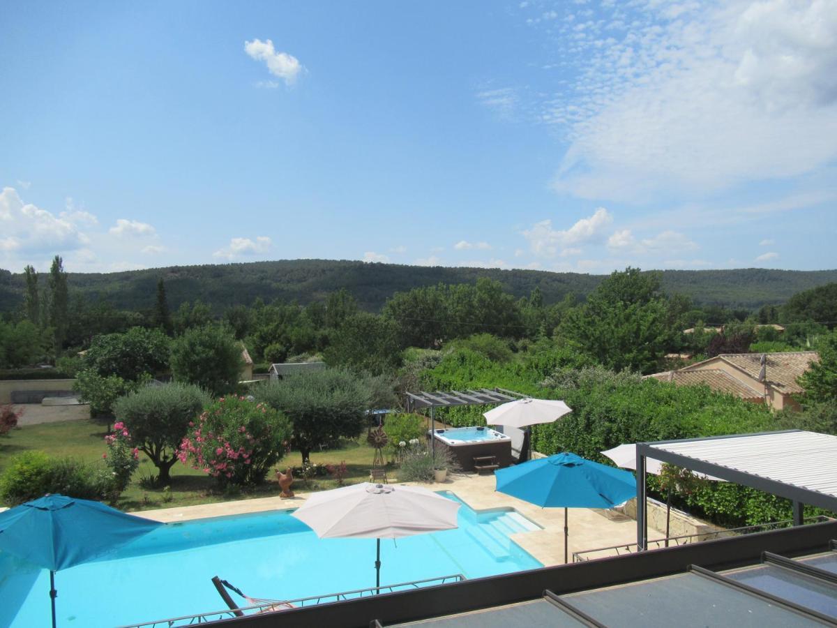 Vila Le Cabanon Des Hirondelles Villecroze Exteriér fotografie