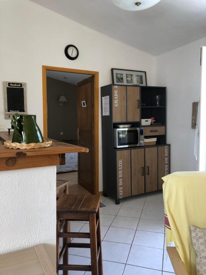 Vila Le Cabanon Des Hirondelles Villecroze Exteriér fotografie