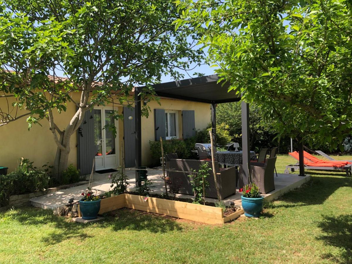 Vila Le Cabanon Des Hirondelles Villecroze Exteriér fotografie