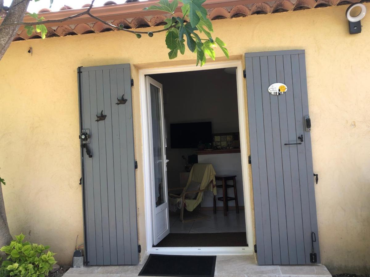 Vila Le Cabanon Des Hirondelles Villecroze Exteriér fotografie