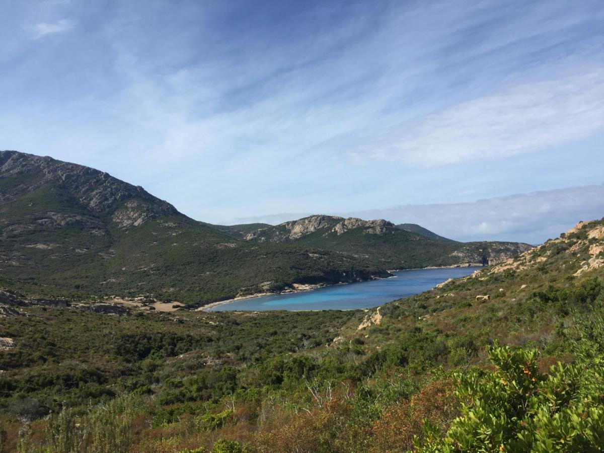 Vila Le Cabanon Des Hirondelles Villecroze Exteriér fotografie